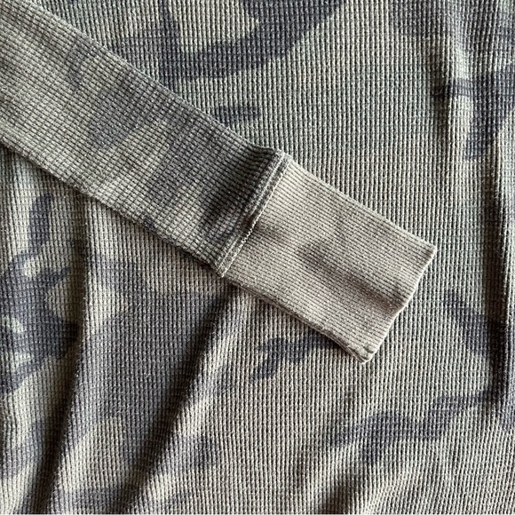 TNA - Camouflage Waffle Long Sleeve - S - Picture 8 of 8
